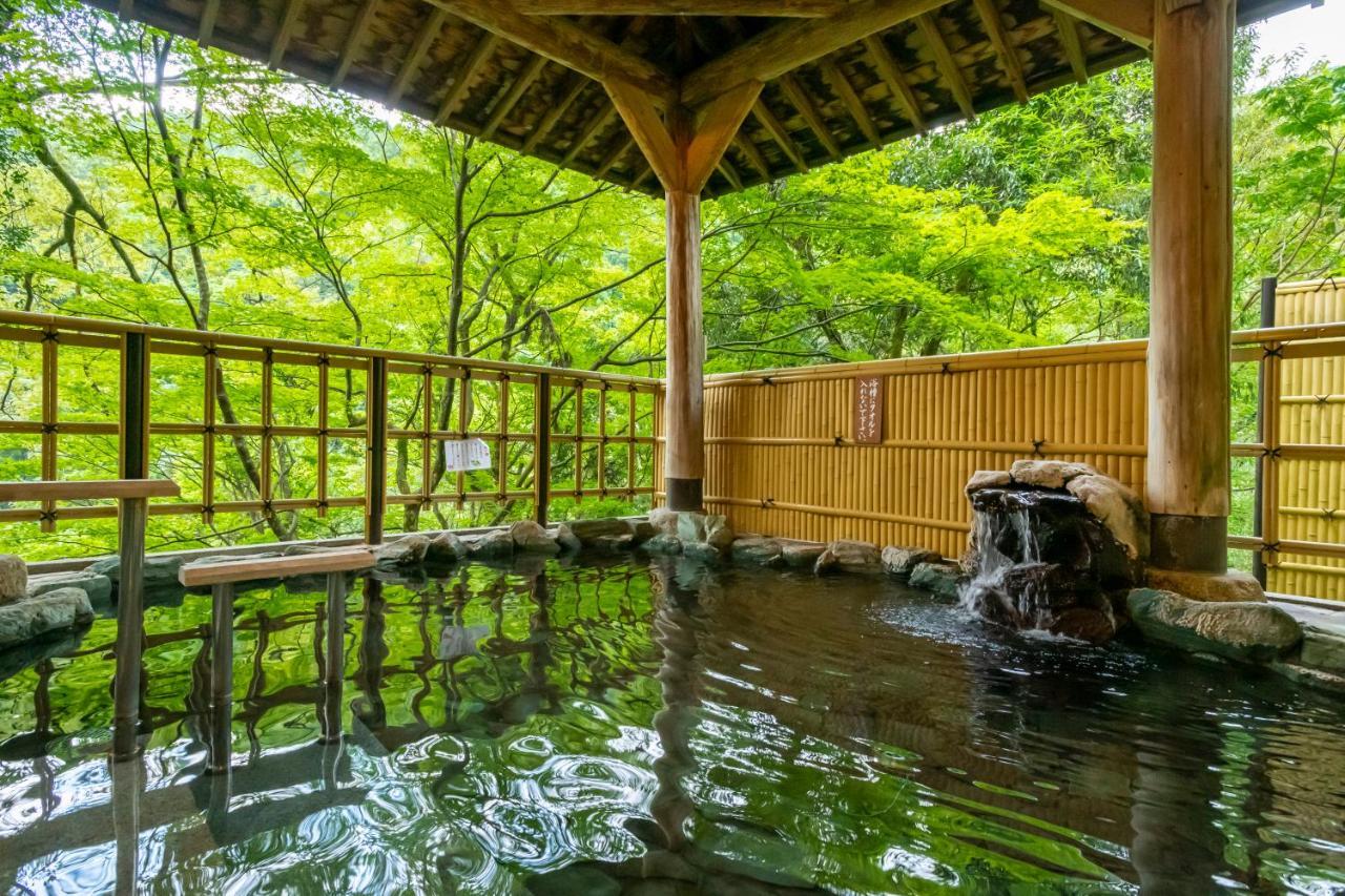 Yamanaka Onsen Hanatsubaki 4*