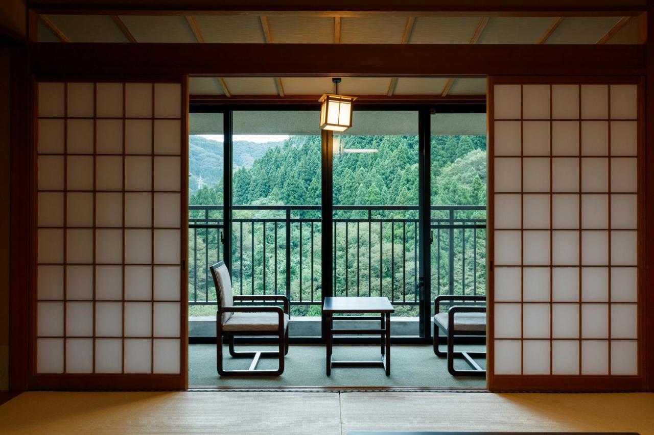Yamanaka Onsen Hanatsubaki Ryokan 4*