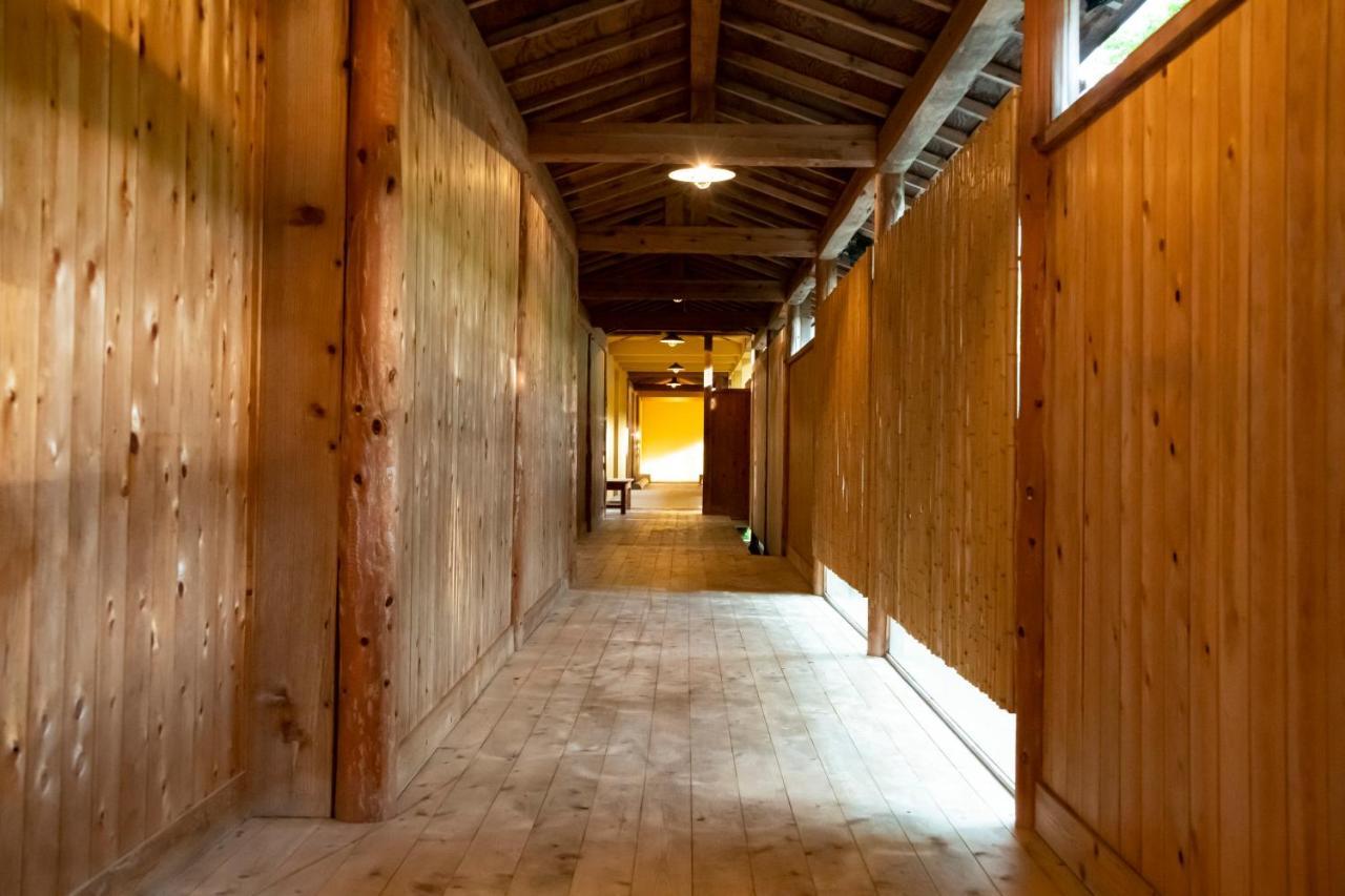 Yamanaka Onsen Hanatsubaki Ryokan 4*