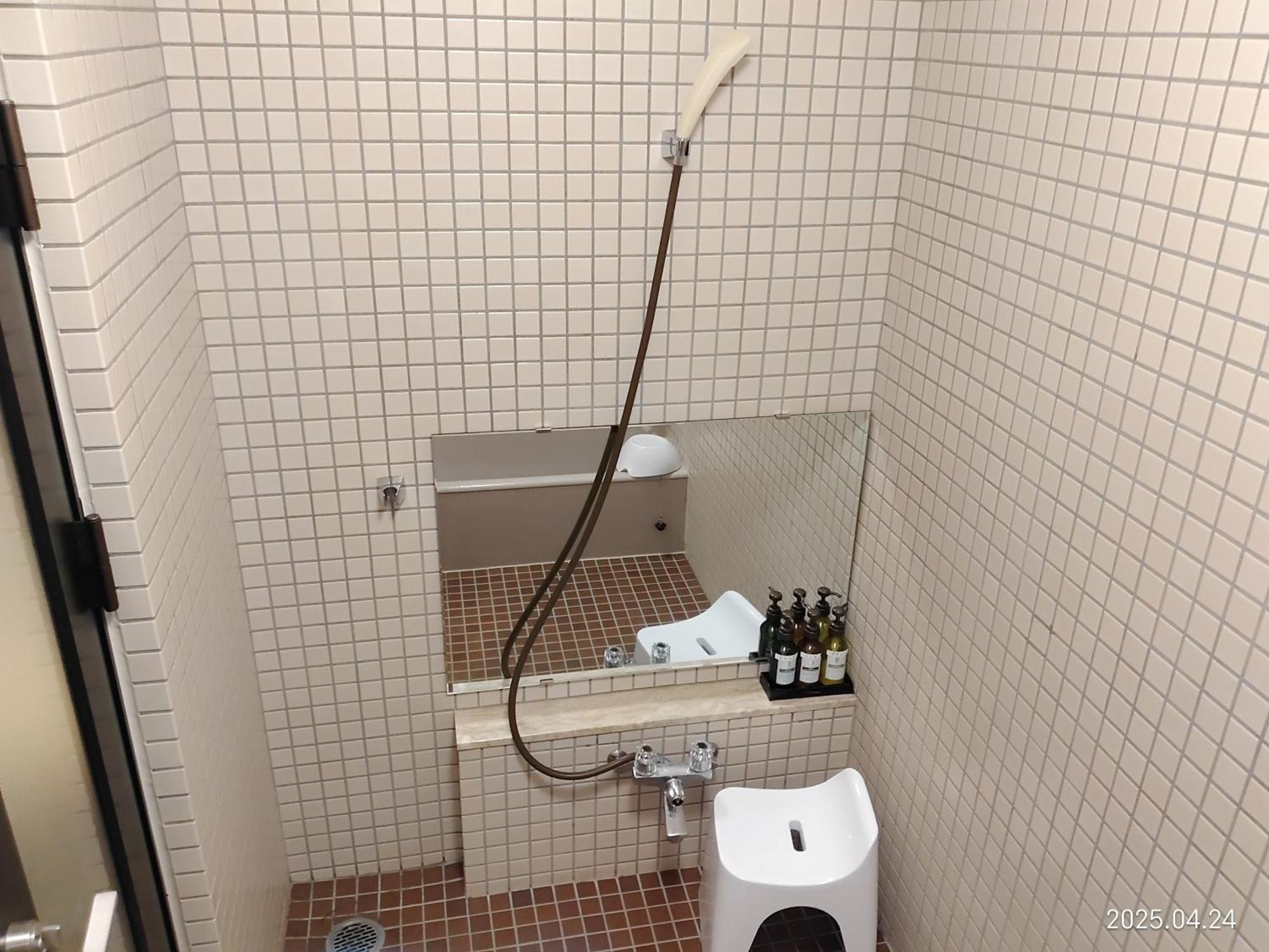 Yamanaka Onsen Hanatsubaki Ryokan